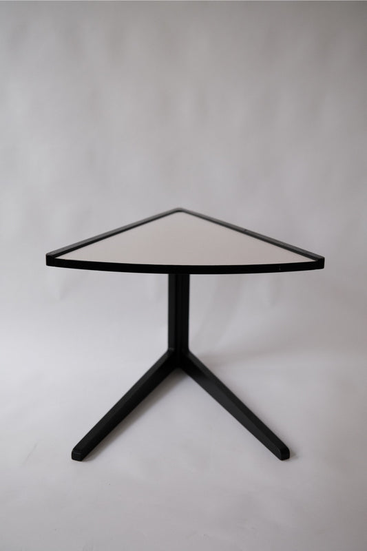 Vintage pizza slice table