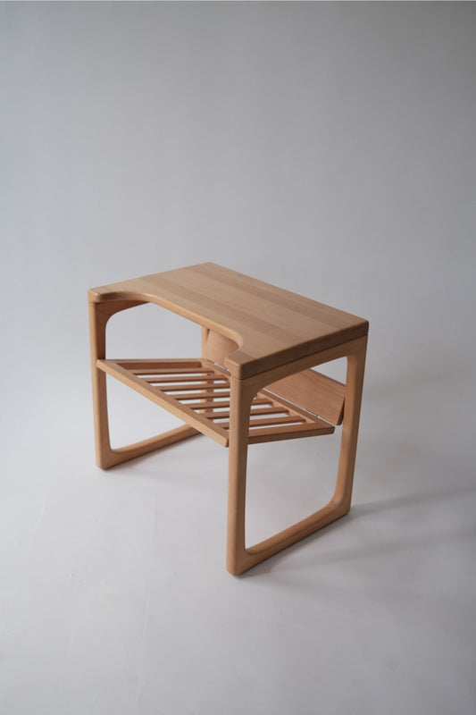 Vintage wooden coffee table w. shelf